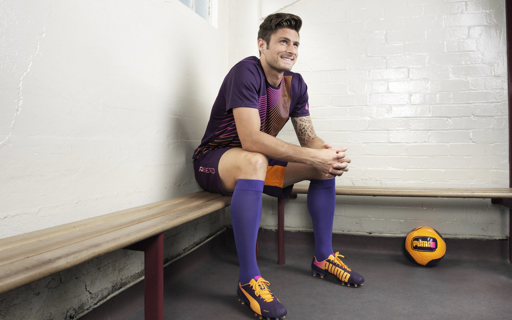 拜仁慕尼黑主场3-1战胜弗赖堡，进攻火力全开，拜仁慕尼黑场地