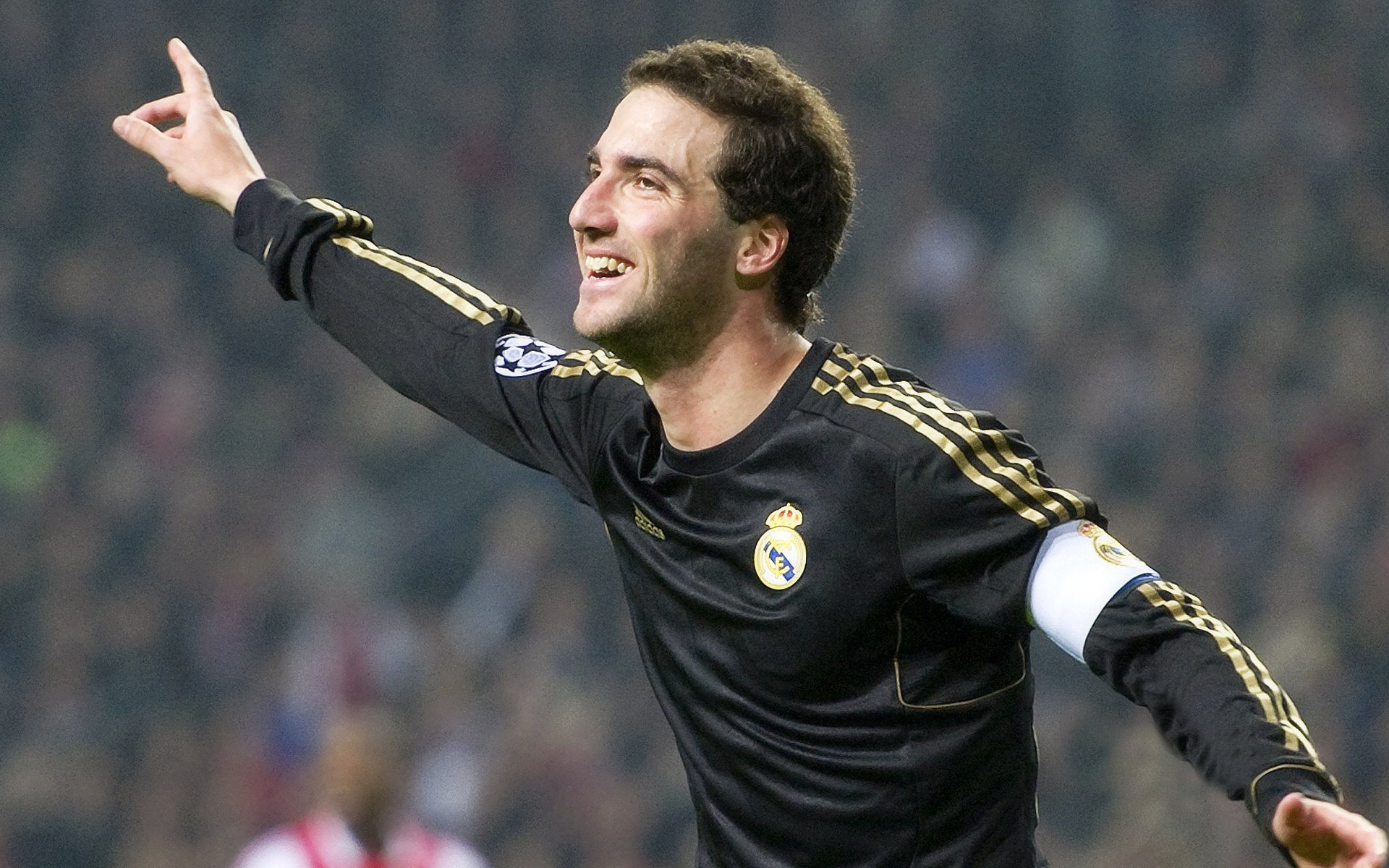 欧洲著名球队之间的较量引发球迷热议，欧洲各球队特点